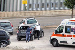 Viterbo - Scontro auto-furgone in via Falcone e Borsellino