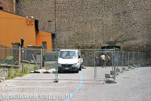 Viterbo - Santa Rosa - Il montaggio del ponteggio