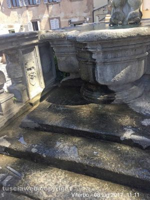Viterbo - La fontana nei giardini del Comune