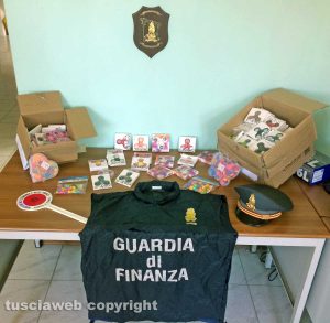Viterbo - I giocattoli non conformi sequestrati dalla Finanza 