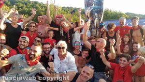 Ronciglione – Lago di Vico – Il palio delle barche 2017 – La contrada vincitrice la Valle
