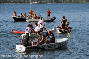 Ronciglione – Lago di Vico – Il palio delle barche 2017 – La barca dell'Acquaforte