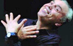Mario Pirovano in scena con "Mistero buffo"