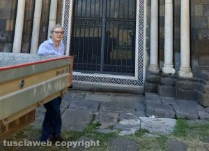 Tuscania - Vittorio Sgarbi visita le chiese romaniche