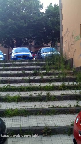 Viterbo - Il degrado in via Santa Maria in Volturno 