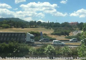 Superstrada - Vitorchiano - Le auto in coda in seguito all'incidente sul lavoro