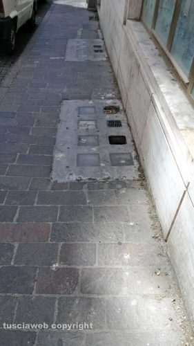 Viterbo - Buca in via della Cava