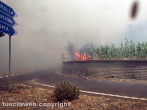 Incendio sulla Superstrada