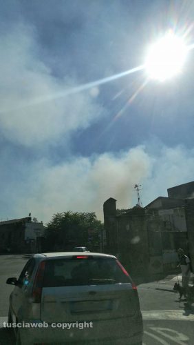 Viterbo - Incendio in zona Carmine