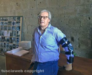 Tuscania - Vittorio Sgarbi visita le chiese romaniche