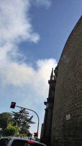 Viterbo - Incendio in zona Carmine