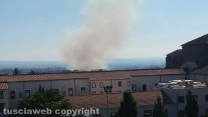 Viterbo - Incendio in zona Carmine