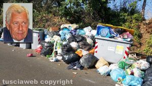 Viterbo - Cumuli di rifiuti all'isola ecologica in strada Fagiano - Nel riquadro il sindaco Michelini
