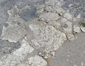 Viterbo - Il manto stradale a Santa Barbara