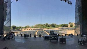 Vulci - Il palcoscenico del concerto di Venditti