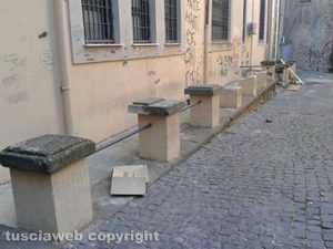 Viterbo - Via dei Magazzini discarica a cielo aperto