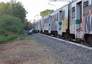 Scontro auto - treno sulla Roma Nord - Immagine di repertorio