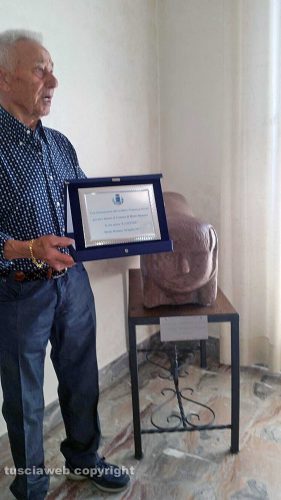 Francesco Ercoli ha donato una scultura a Monte Romano 