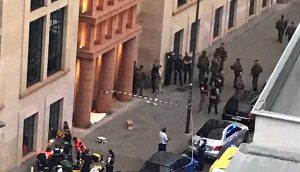Bruxelles - Attaccati due agenti