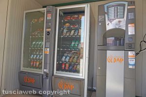 Il container con i distributori di bevande