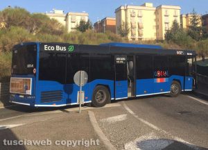 Viterbo - L'autobus con i freni in panne sulla Tangenziale Ovest