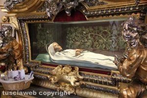 Il corpo di santa Rosa conservato nella basilica