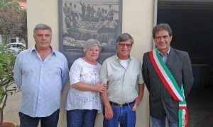 Il sindaco di Marta con i figli di Egidio Pesci