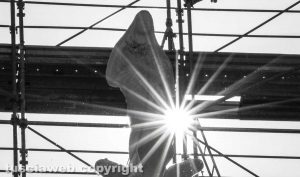 Splende la luce sulla piccola Santa