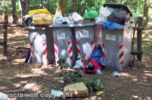 Viterbo - Incuria e degrado nell'area picnic di valle Gelata