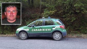 Incendio a Fiescole - L'intervento del Nipaf e nei riquadro Danilo Camilli