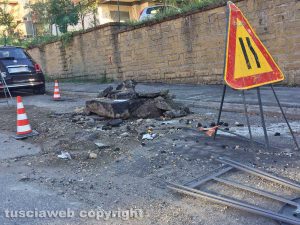 Viterbo - Strada dissestata in via della Pila