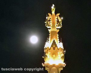 Viterbo - Macchina di santa Rosa - Gloria e la luna