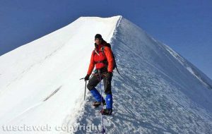 L’alpinista Massimiliano Santucci sul Domes de Miage