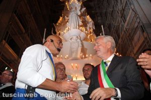 Trasporto macchina di Santa Rosa - Sandro Rossi col sindaco Leonardo Michelini