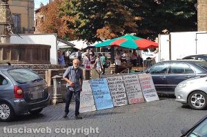 Viterbo - Il sit-in di Solidarietà cittadina in piazza San Faustino