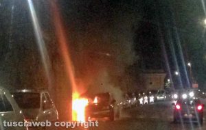 Civita Castellana - Auto in fiamme