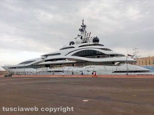 Civitavecchia - Lo yacht del presidente del Paris Saint Germain, Nasser Al-Khelaifi