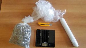 La droga e il materiale per il confezionamento in dosi