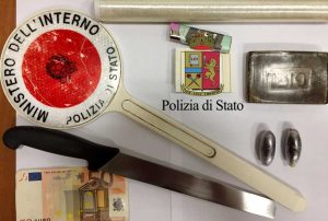 Napoli - Polizia - Il materiale sequestrato