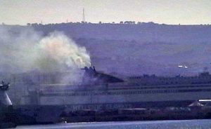 Civitavecchia - I fumi molesti dalla nave greca