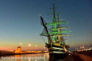 Civitavecchia - L'Amerigo Vespucci al crepuscolo