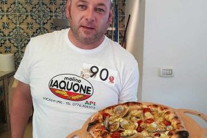 Monfefiascone - Alessio Rossi e la sua pizza al pesce