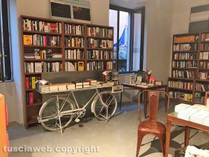 Viterbo - Libreria teatro Caffeina