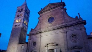 Viterbo - Piazza San Lorenzo - Il duomo e il campanile