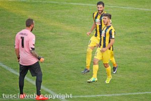 Sport - Calcio - Viterbese - I giocatori esultano