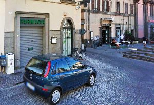 Viterbo - La farmacia di piazza fontana Grande