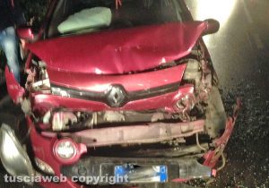 Viterbo - Scontro fra due auto sulla Cassia Nord