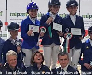 Alice Perugi e Gualtiero Nepi brillano alla fiera internazionale dei cavalli