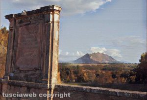 Il monte Soratte visto da Civita Castellana