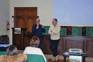 A sinistra il regista Israel Cesare Moscati